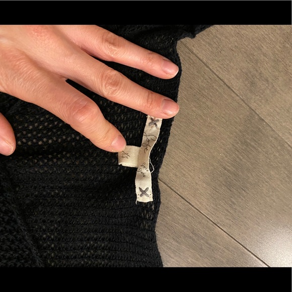 Soft Joie Black Loose Sweater - Picture 2 of 2